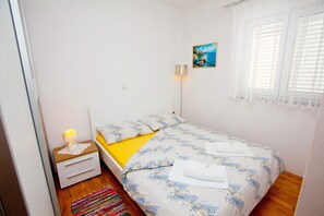 2 bedrooms, Internet, bed sheets