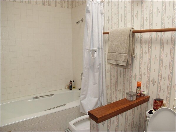 House, Multiple Beds (1068 Faraway Rd) | Bathroom - 1068 Faraway Rd (Snowmass Village)