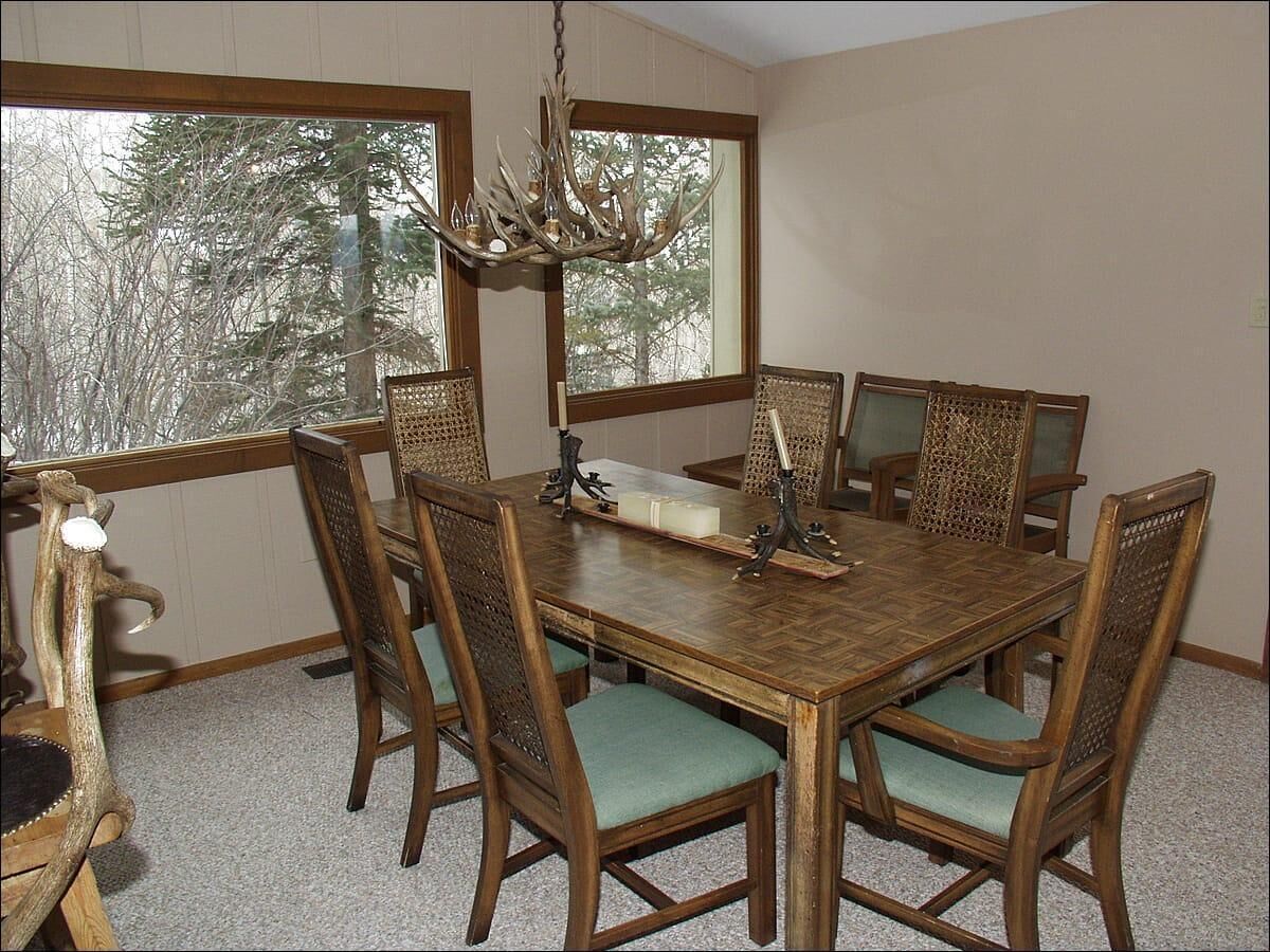 House, Multiple Beds (1068 Faraway Rd) | Private kitchen
