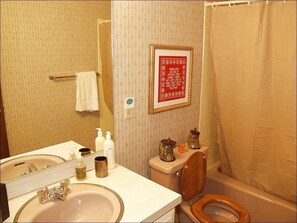 House, Multiple Beds (1068 Faraway Rd) | Bathroom - 1068 Faraway Rd (Snowmass Village)