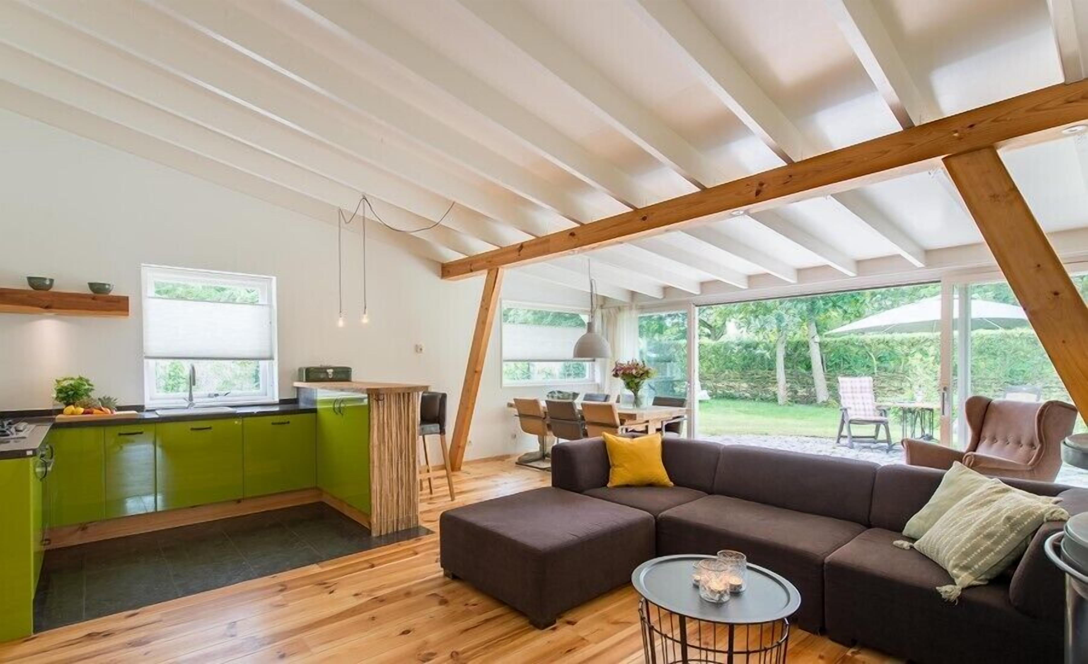 TV, peis, DVD-spiller og stereoanlegg