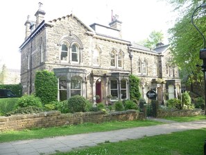 Exterior - Alexandra Court (Harrogate)
