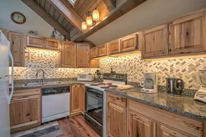 Fridge, microwave, oven, stovetop - Townhome Near Base of Peak 9! Alpine Views! Near Town! (Breckenridge)