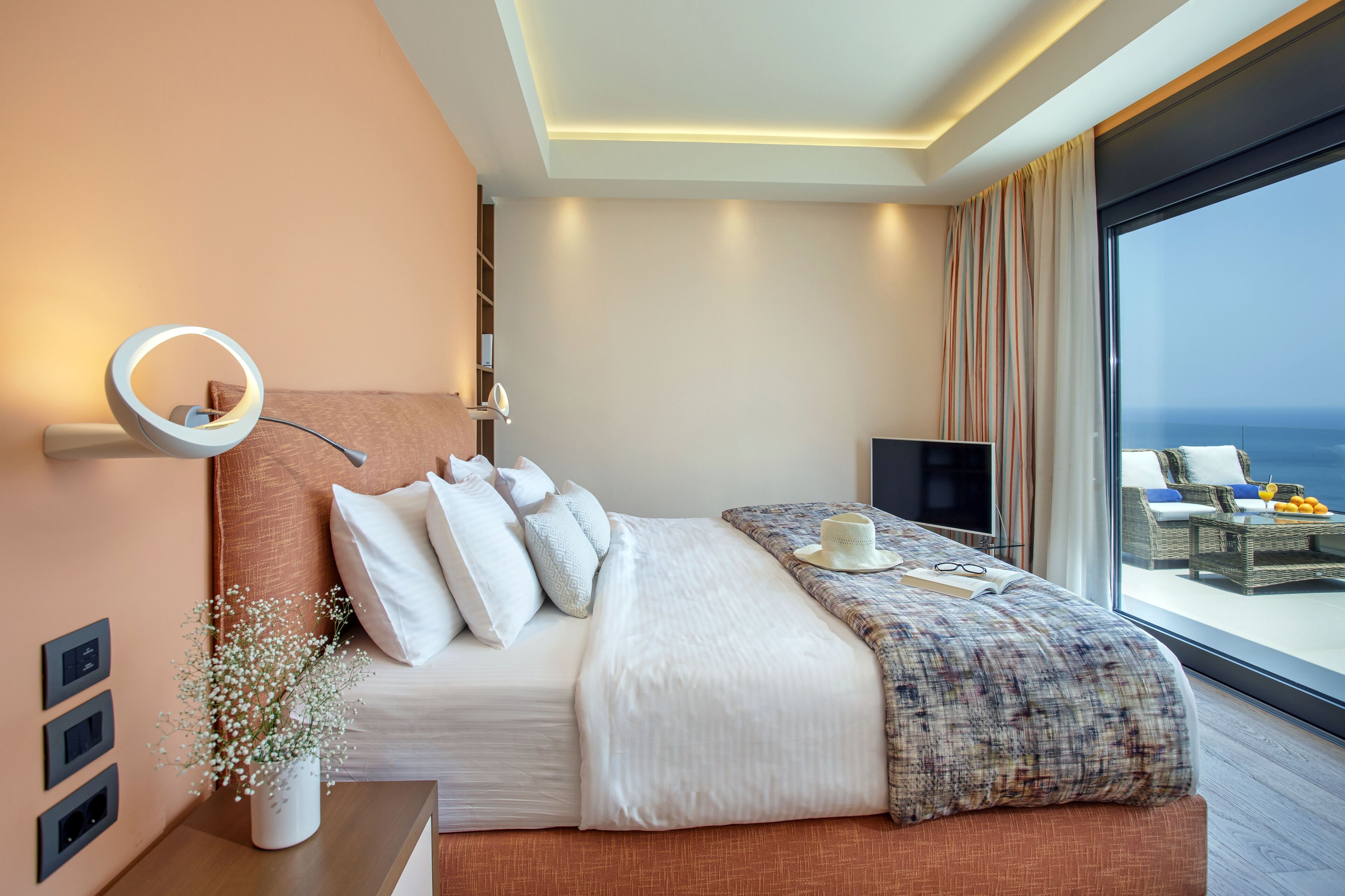 Villa Amfitriti - Luxury 6 bdr Villa with infinity heated pool