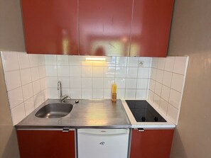 Fridge, microwave