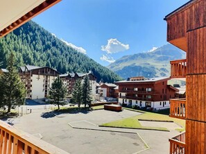 Property grounds - 3-room apartment for 6 pers. with parking 600m from slopes in Val d'Isère (Val-d'Isère)