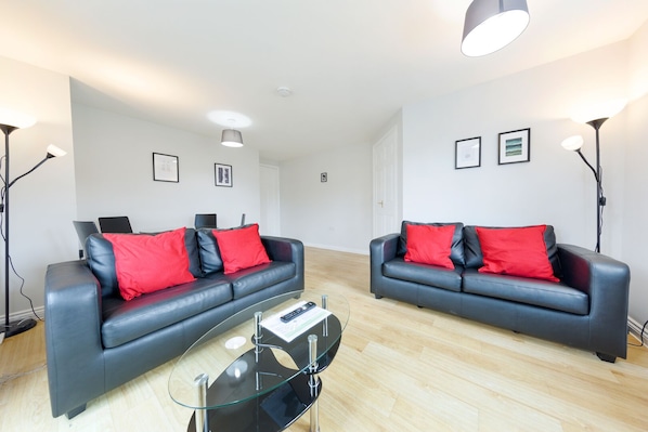 Apartment | Living area | Flat-screen TV, streaming services