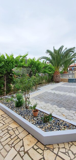 Property grounds - Apartments Anto, (16331), Fažana, hr (Fažana)