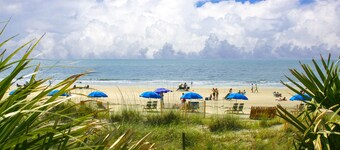 Relaxing Evian condo w/ patio, pool, tennis, pickleball, beach, golf, Dogs ok