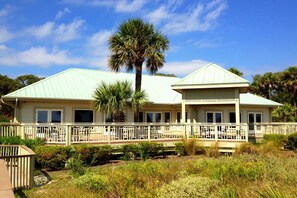 Exterior - Relaxing Evian condo w/ patio, pool, tennis, pickleball, beach, golf, Dogs ok (Hilton Head)