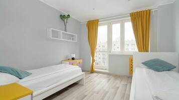 2 dormitoris, planxa i posts de planxar, wifi i roba de llit