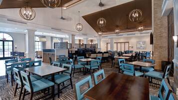 Petit déjeuner buffet compris tous les jours