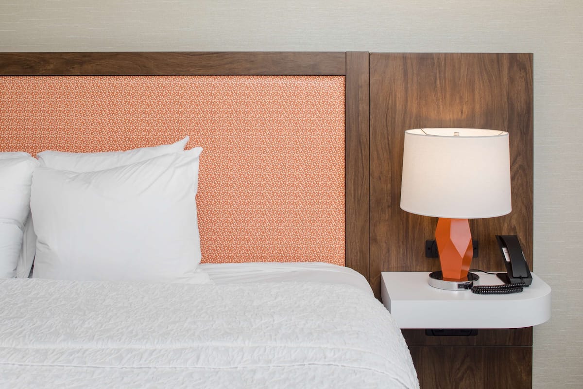 Rollaway beds, bed sheets