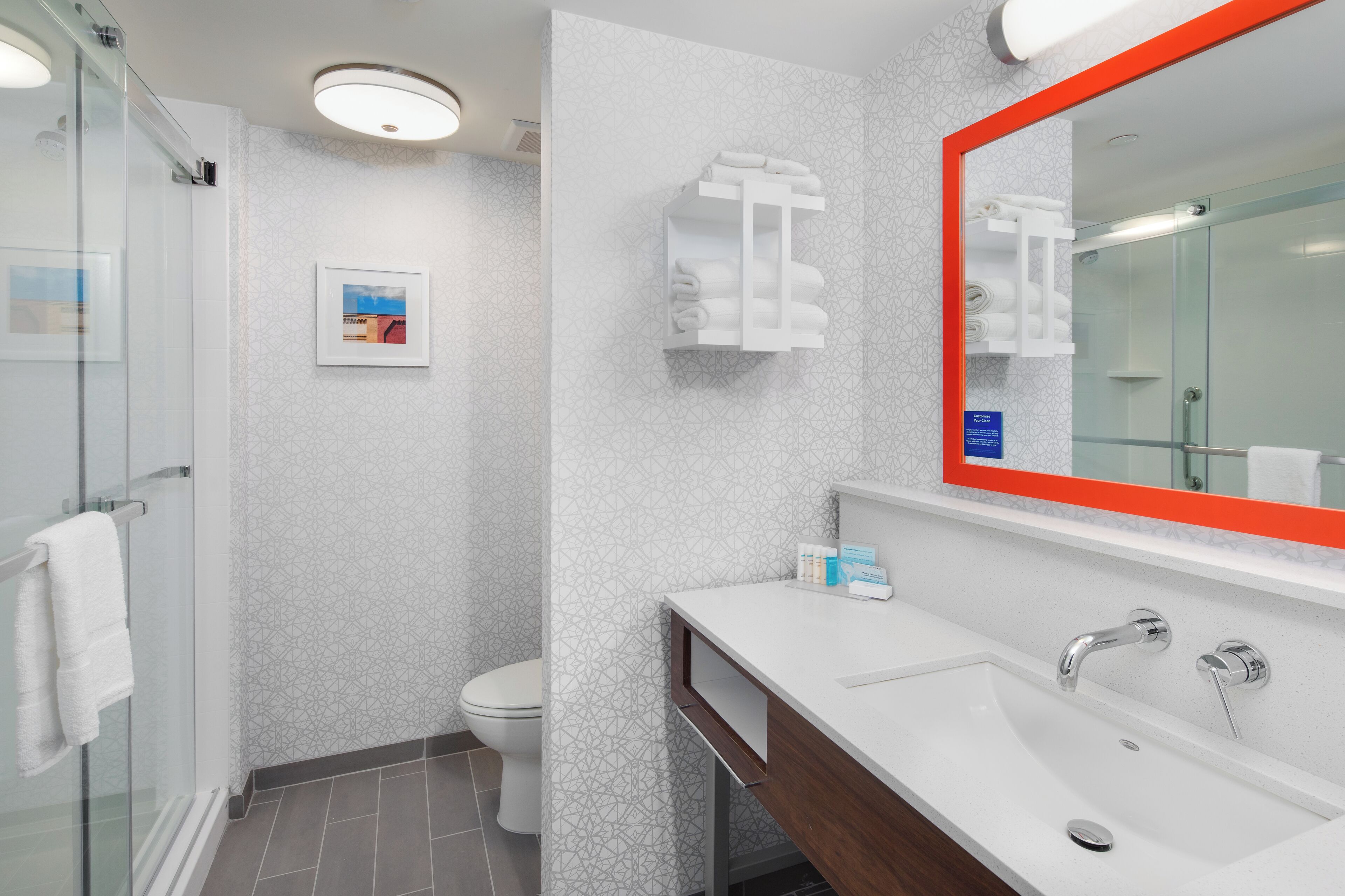 room, 1 king bed, accessible | bathroom | free toiletries, towels