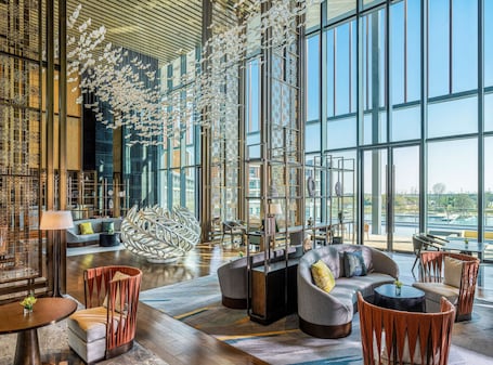 Lobby lounge