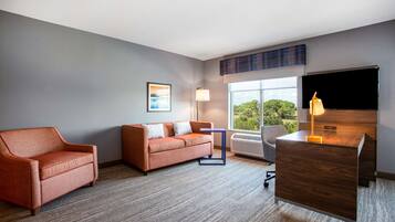 In-room safe, desk, WiFi, bed sheets