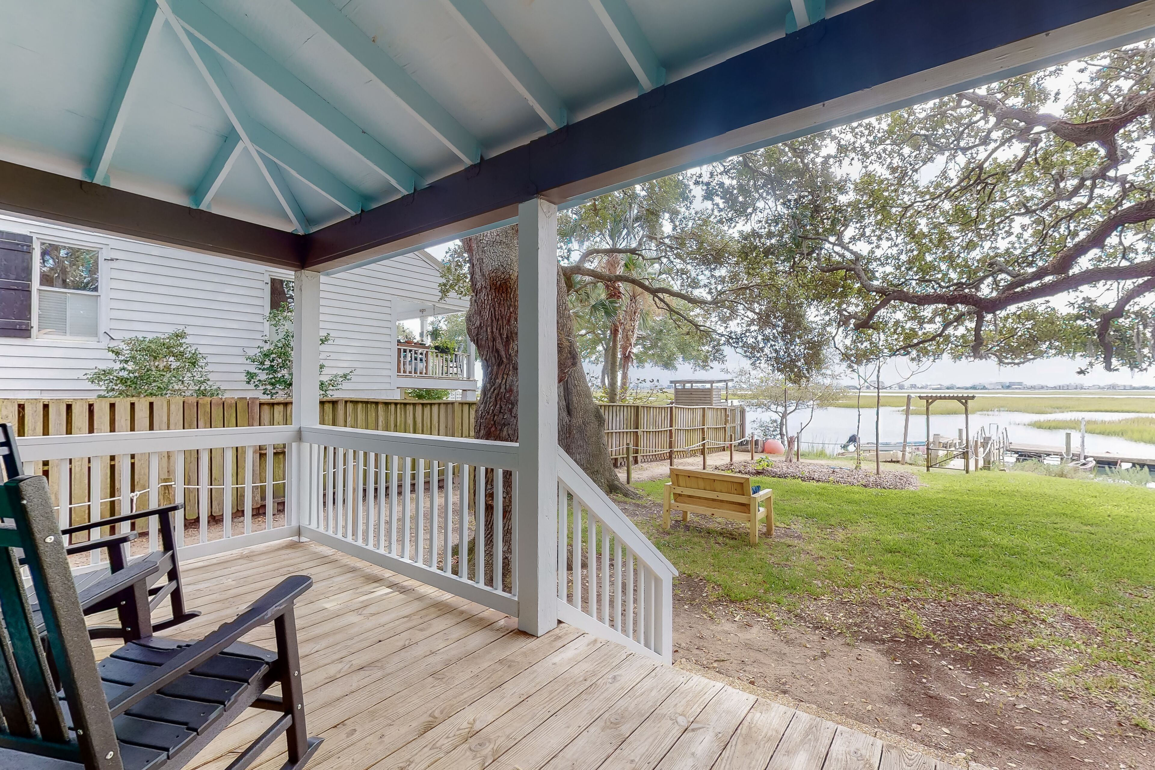 Waterfront Fishing Lodge w/ Dock, Yard, Grill, & WiFi - On Inlet Near Marshwalk