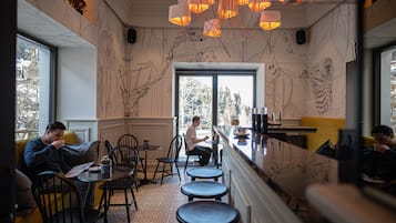 Bar (in der Unterkunft)