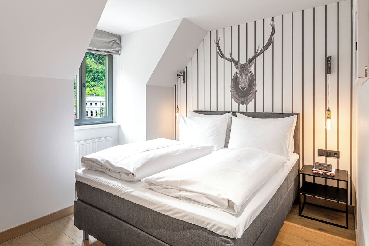 Deluxe Suite, Valley View | Premium bedding, down duvets, in-room safe, blackout curtains