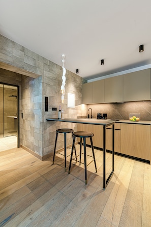 Deluxe Suite, Valley View | Private kitchen