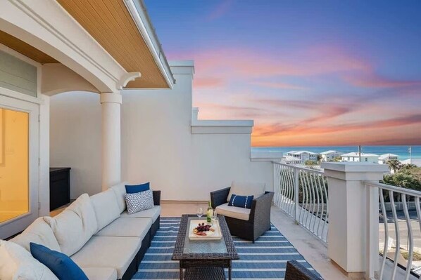 Property grounds - Steps to Beach ☀️Heated Pool • Rooftop Ocean Views • 30A☀️ Beach Gear Included (Santa Rosa Beach)