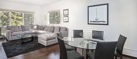 Condo, 2 quartos | Parte interna