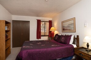 2 habitaciones, acceso a internet y ropa de cama