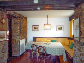 In-room dining - The Lodge Rossbeigh (Glenbeigh)