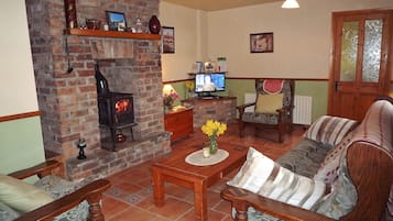 Casa de campo, 2 quartos, cozinha | Sala de estar | DVD player