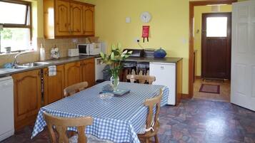 Micro-ondas, cadeirão de bebê