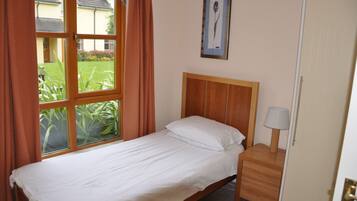 3 bedrooms, free cots/infant beds, bed sheets