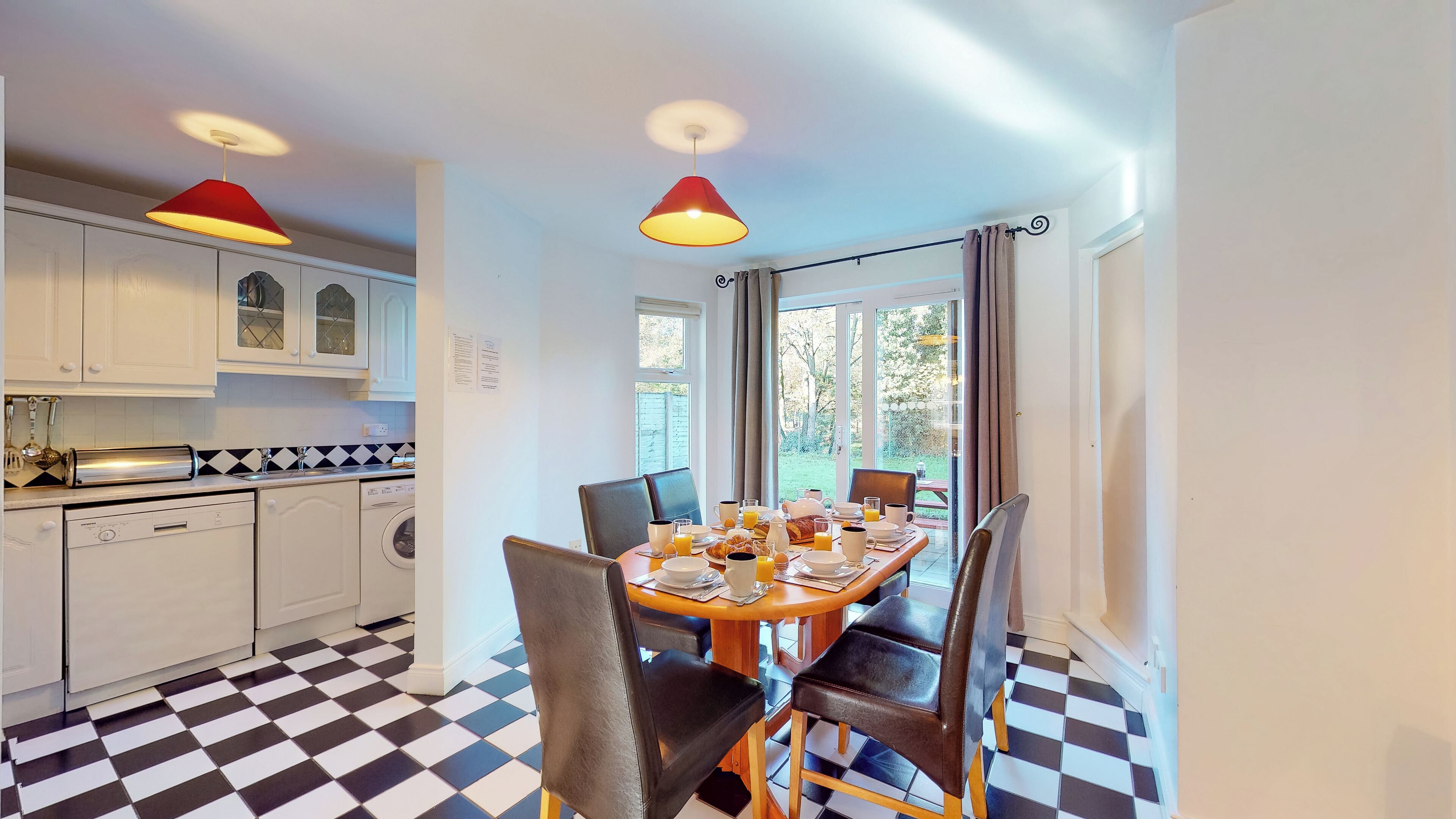 House, 3 Bedrooms, Fireplace | Private kitchen