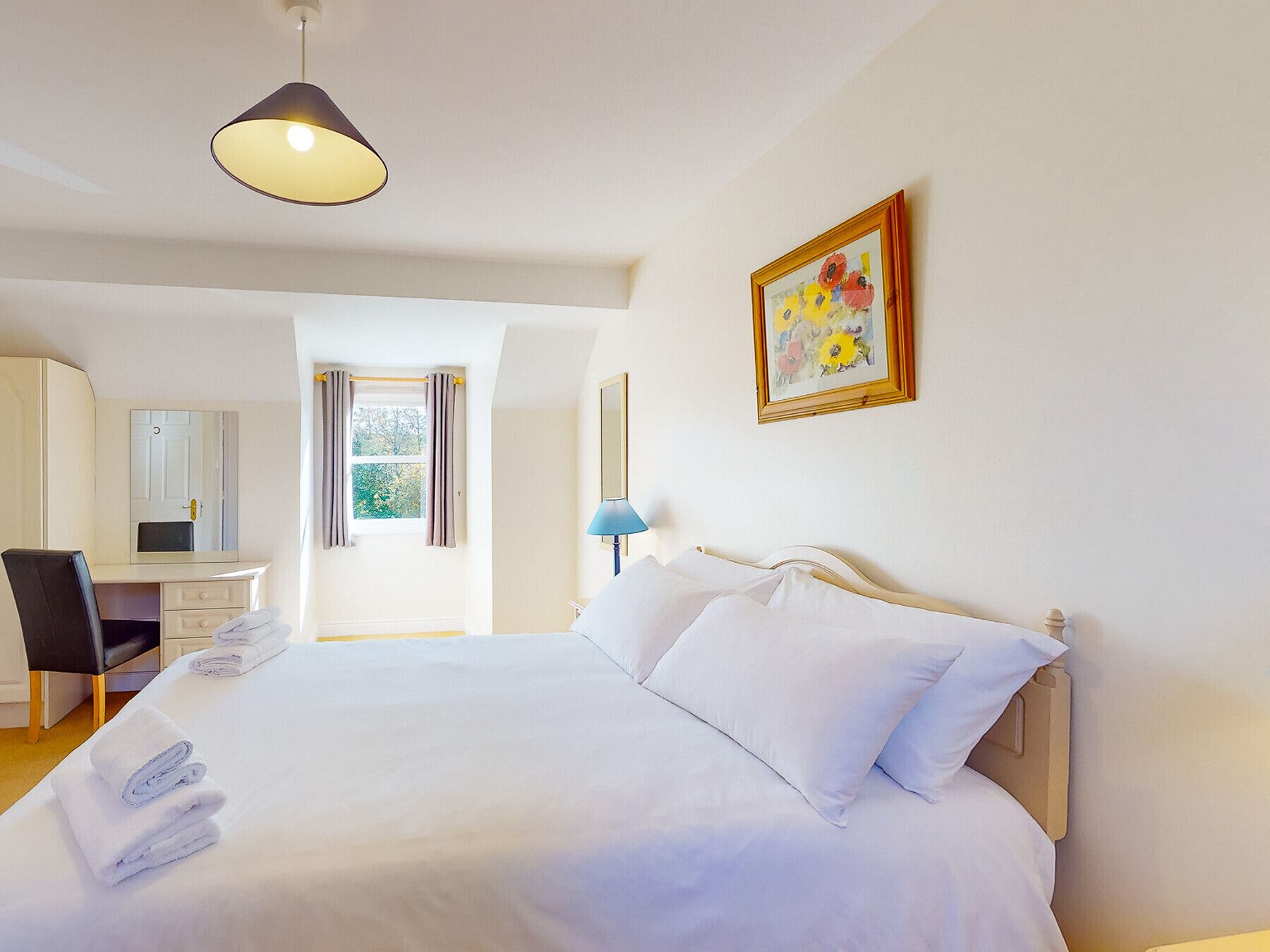 3 عدّة غرف نوم وملاءات أسرّة