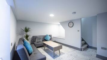 House | Living room | 30-inch TV with digital channels