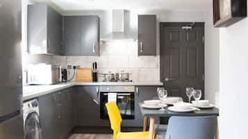 House | Private kitchen | Fridge, microwave, oven, stovetop