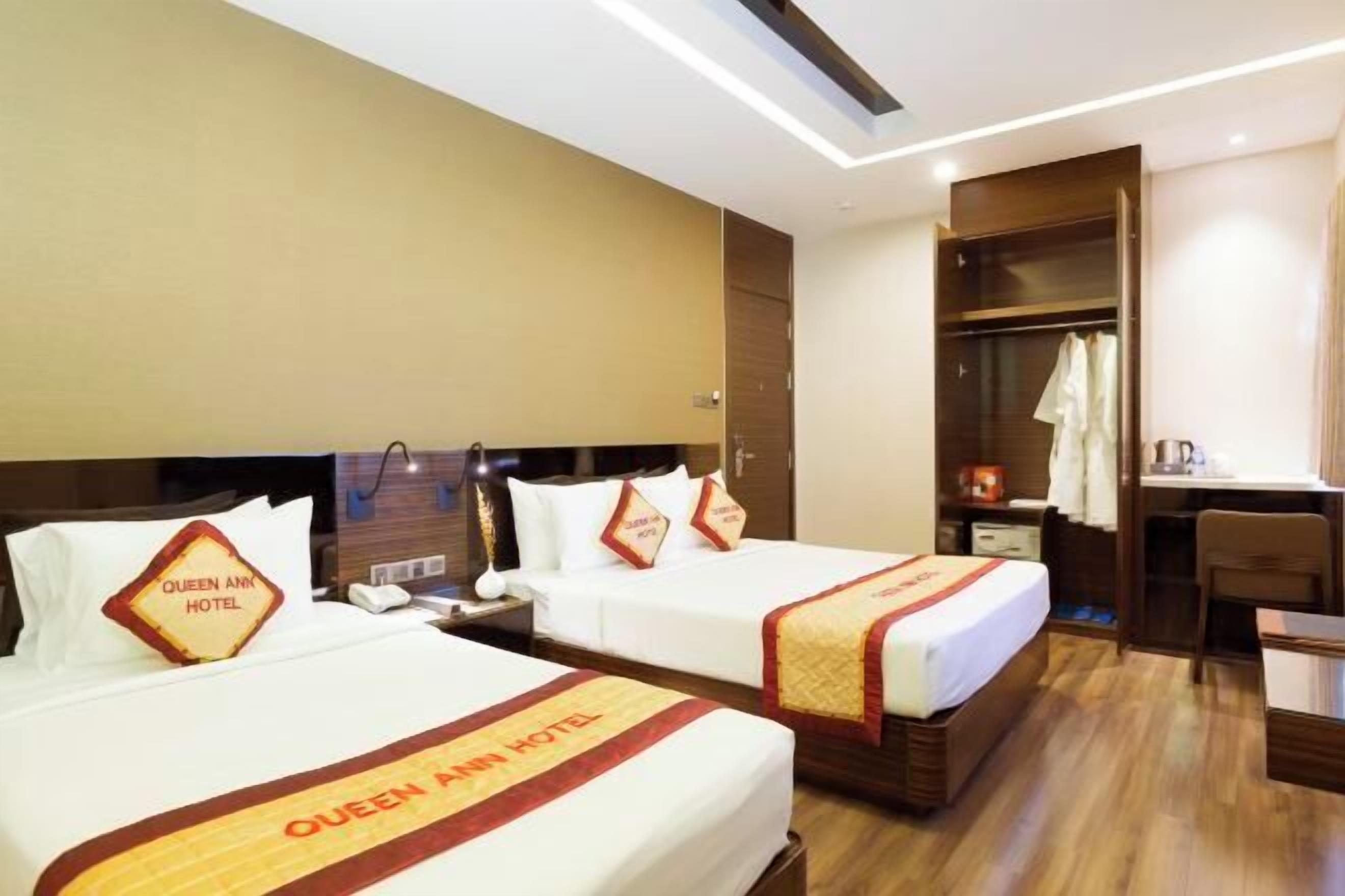 Minibar, caja de seguridad en la habitación y decoración personalizada 