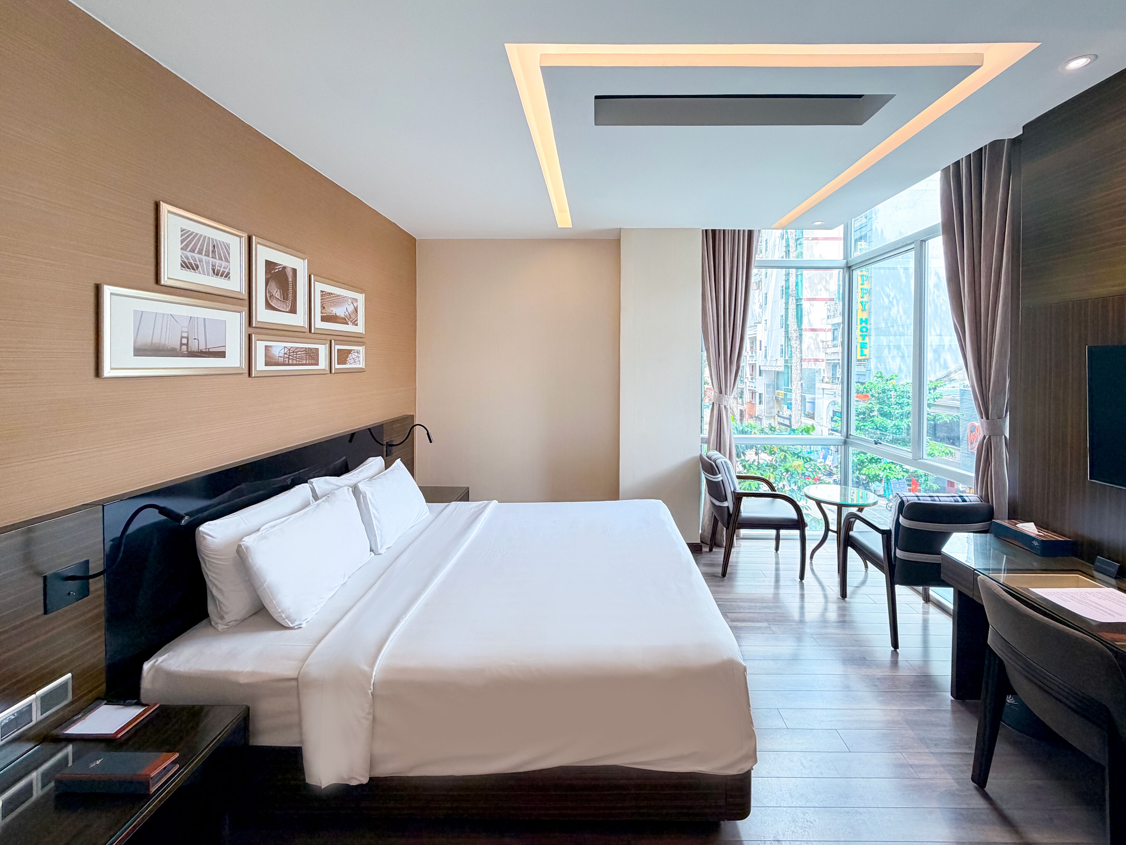 Chambre Deluxe double, non-fumeur | Minibar, coffre-fort, décor unique, ameublement unique