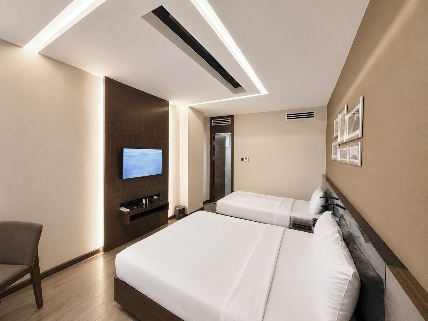 Photo - Queen Ann Hotel