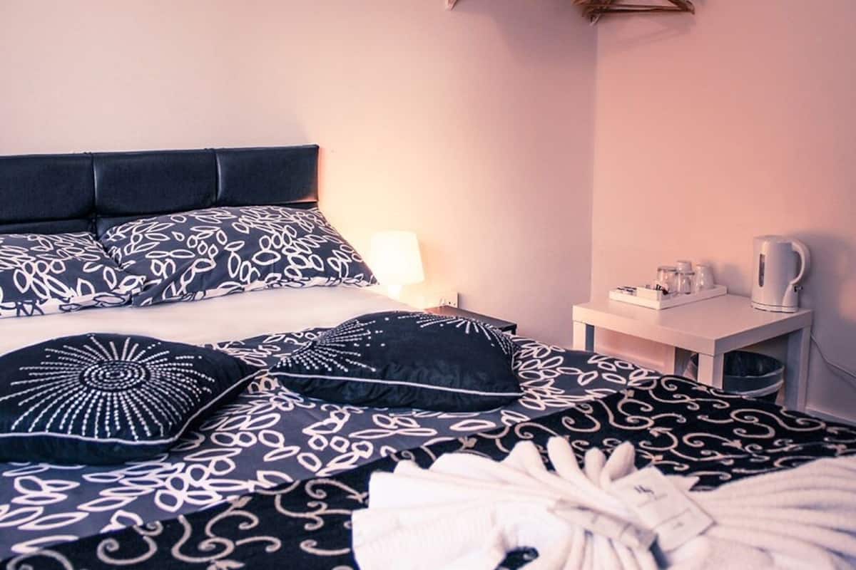Double Room, Shared Bathroom (Small)