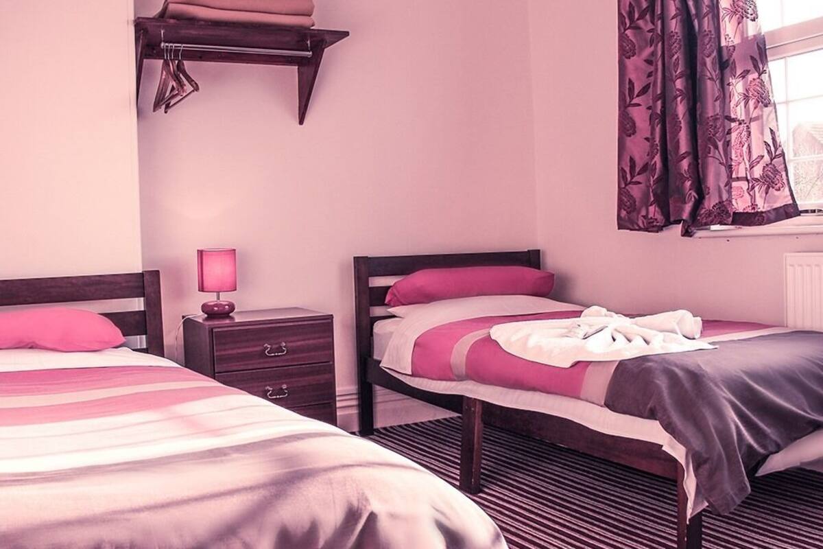 Twin Room, Shared Bathroom