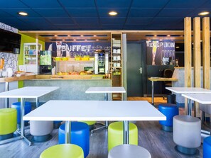 Daily buffet breakfast (EUR 7.5 per person)