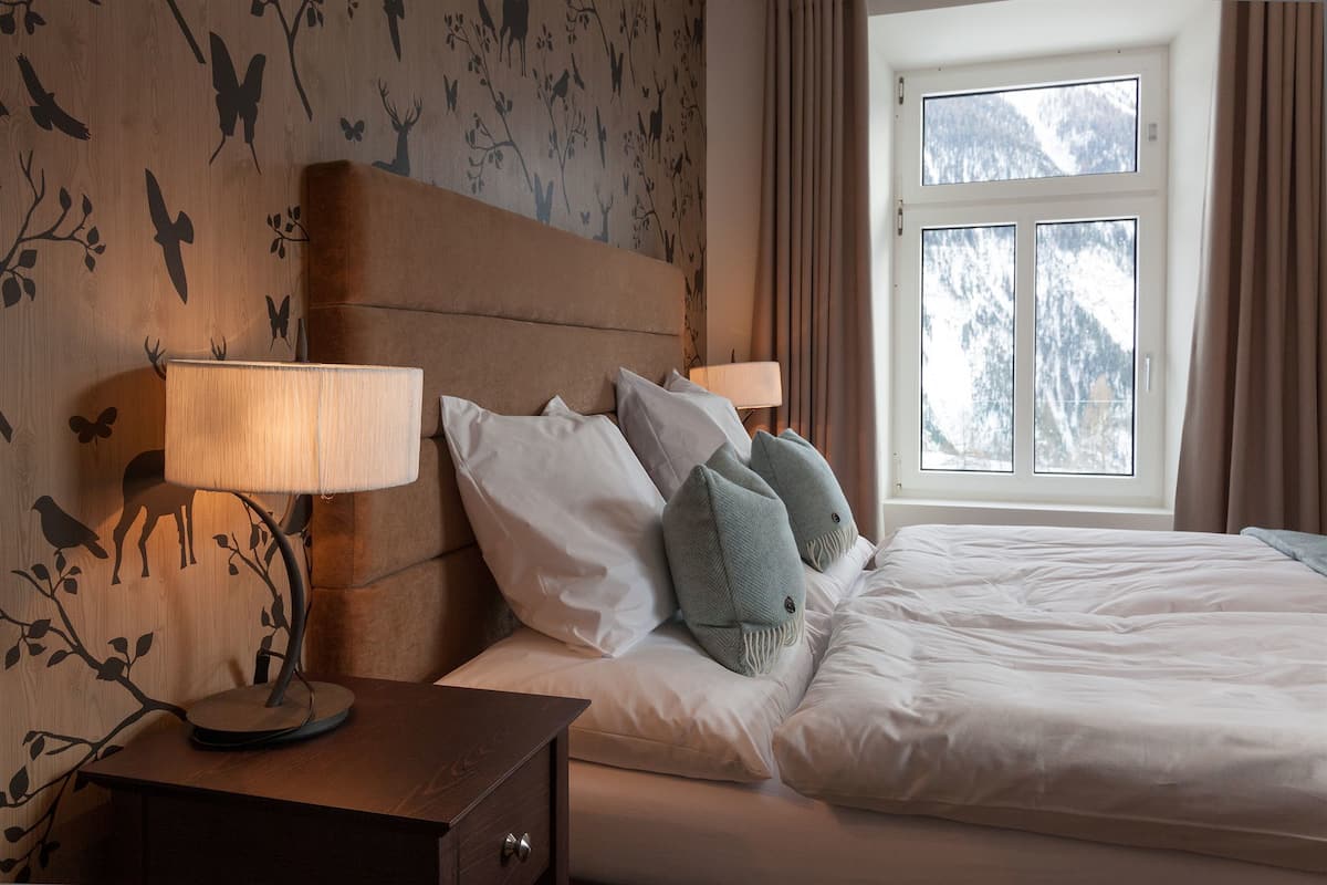 Classic Double Room | Hypo-allergenic bedding, desk, blackout curtains, free WiFi