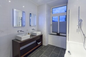 Chambre Double, vue montagne | Équipements de salle de bain