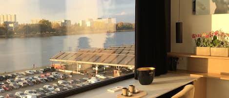 Panoramic Riverside Room