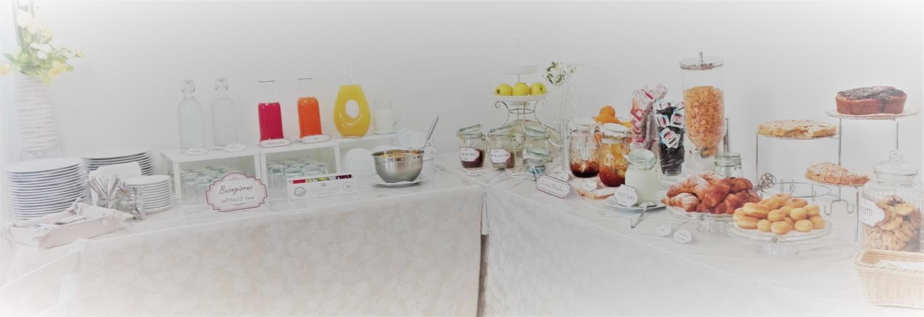 breakfast, lunch and dinner served