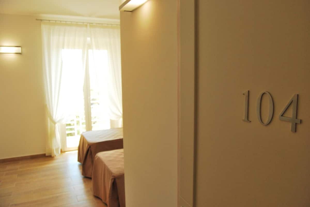 minibar, in-room safe, desk, soundproofing