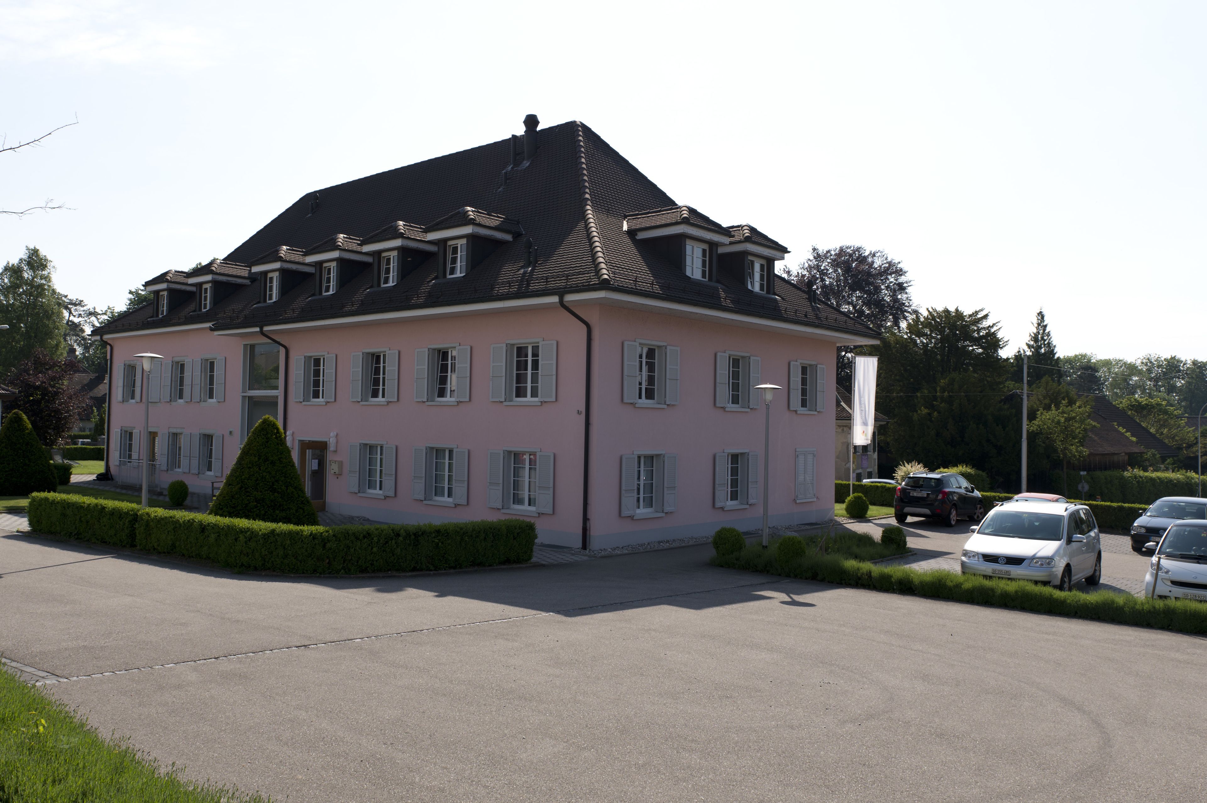 hypo-allergenic bedding, individually decorated, individually furnished