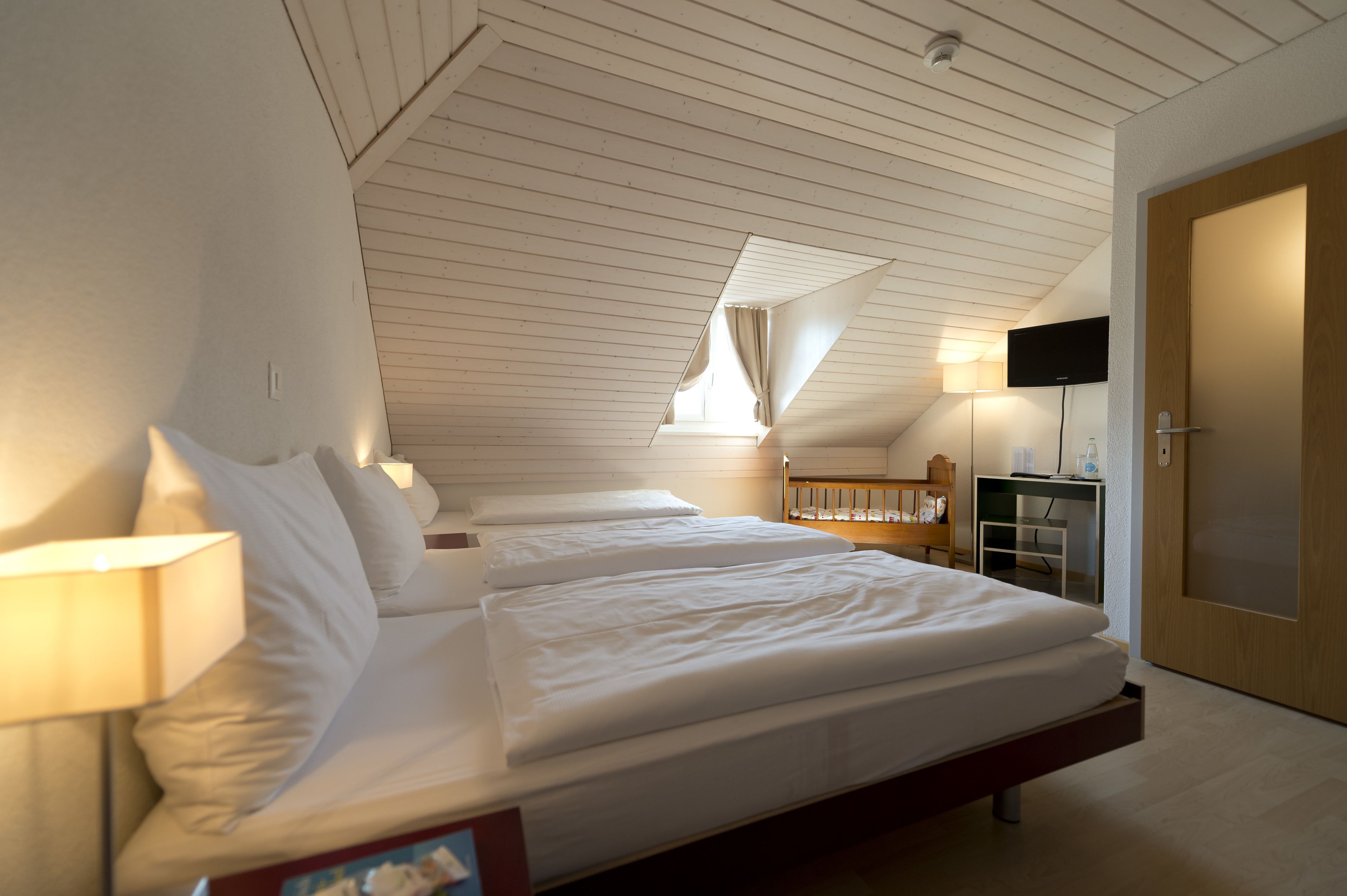 family triple room | hypo-allergenic bedding, individually decorated, individually furnished