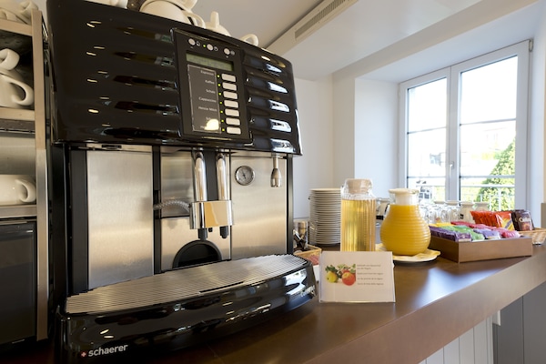 Daily buffet breakfast (CHF 18.5 per person)