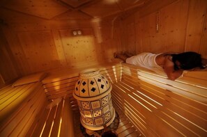 Sauna, hot tub, steam room - Alpine Touring Hotel (San Giovanni di Fassa)
